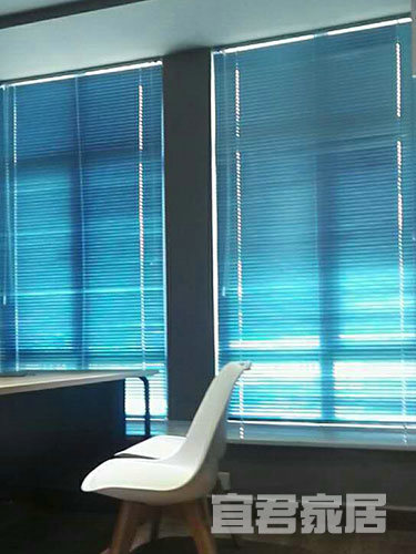 榮悅臺(tái)辦公室的百葉簾實(shí)拍