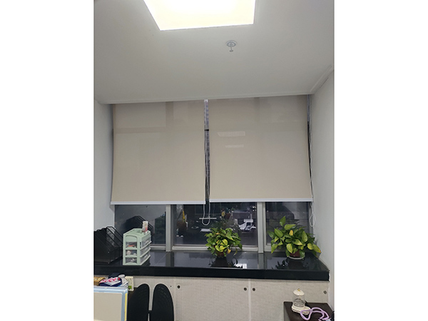 406房卷簾24-12-10